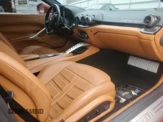 2013 Ferrari F12 z VIN ZFF74UFA7D0193622, wystawiony jako Copart lot #51904615 z przebiegiem Nie podano mil oraz Szkody całkowita. Historia ofert i sprzedaży dostępna na DreamBid. Obrazek 12.