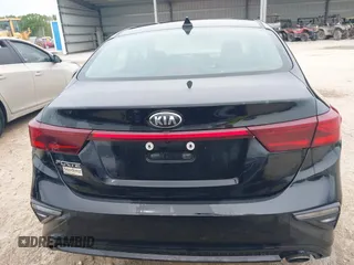 2021 Kia Forte FE with VIN 3KPF24AD5ME402798, listed as a IAAI auction lot 41891158 with 89,250 mi miles. Bid and sale history available at carsss.com. Image 17.