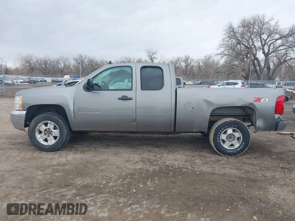 2013 Chevrolet Silverado 1500 LT with VIN 1GCRKSE73DZ268481, listed as a IAAI auction lot 41461642 with 280,718 mi miles and . Bid and sale history available at DreamBid. Image 14.
