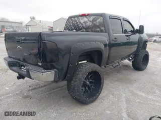 2010 Chevrolet Silverado 1500 LT with VIN 3GCRKSE34AG167328, listed as a IAAI auction lot 41371437 with 101,977 mi miles. Bid and sale history available at carsss.com. Image 4.