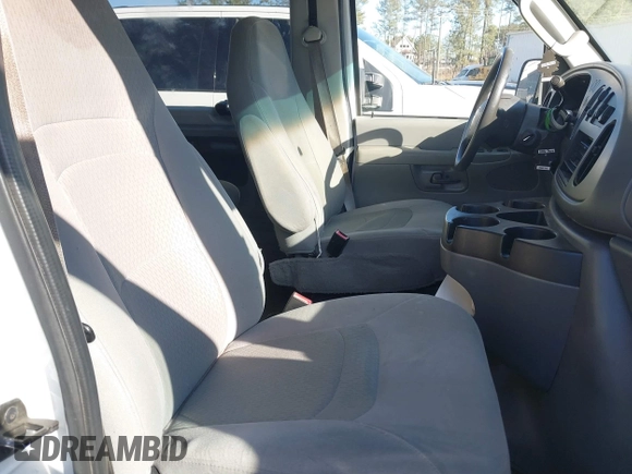 2008 Ford Econoline Passenger XL with VIN 1FBNE31L48DA90229, listed as a IAAI auction lot 41449121 with 223,130 mi miles and . Bid and sale history available at carsss.com. Image 5.