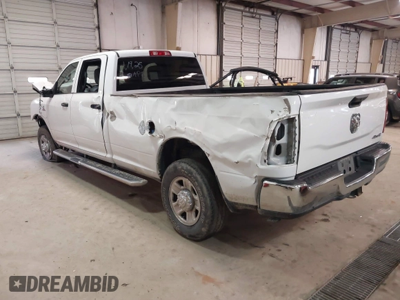 2023 Ram 2500 Tradesman z VIN 3C6UR5HL0PG529660, wystawiony jako IAAI lot #41491722 z przebiegiem 43 672 mil mil oraz . Historia ofert i sprzedaży dostępna na DreamBid. Obrazek 3.