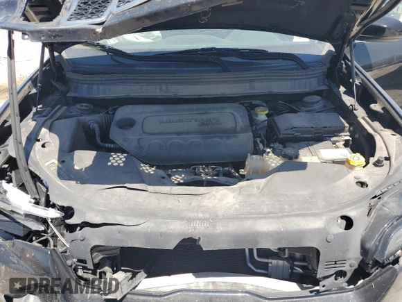 2019 Jeep Cherokee Latitude Plus z VIN 1C4PJMLBXKD409716, wystawiony jako Copart lot #56367955 z przebiegiem 53 831 mil mil oraz Szkoda całkowita • Salvage title. Historia ofert i sprzedaży dostępna na DreamBid. Obrazek 11.