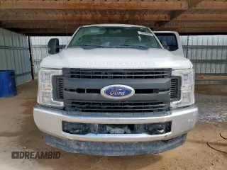 2019 Ford F-250 XL with VIN 1FT7W2B63KEE63945, listed as a Copart auction lot 62522555 with 200,096 mi miles and Clean title. Bid and sale history available at DreamBid. Image 5.