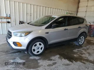 2018 Ford Escape S с VIN 1FMCU0F7XJUA09302, выставлен на аукционе Copart как лот 54260785 с пробегом 104 197 миль миль и Чистый • Clean title. История ставок и продаж доступна на DreamBid. Изображение 1.