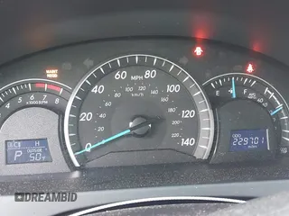 2015 Toyota Camry XLE z VIN 4T1BF1FKXFU003359, wystawiony jako IAAI lot #42309837 z przebiegiem 229 701 mil mil oraz . Historia ofert i sprzedaży dostępna na DreamBid. Obrazek 7.