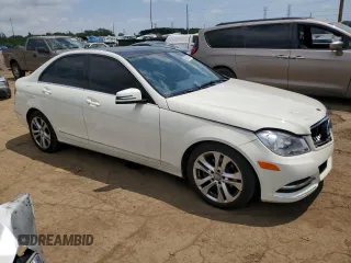 2012 Mercedes-Benz C 300 Sport z VIN WDDGF8BBXCA669679, wystawiony jako Copart lot #60493685 z przebiegiem 143 795 mil mil oraz Czysty tytuł • Clean title. Historia ofert i sprzedaży dostępna na DreamBid. Obrazek 4.