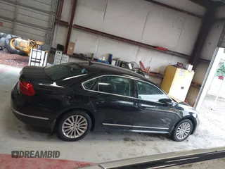 2016 Volkswagen Passat SE z VIN 1VWBT7A38GC010301, wystawiony jako IAAI lot #42316812 z przebiegiem 154 618 mil mil oraz . Historia ofert i sprzedaży dostępna na DreamBid. Obrazek 13.