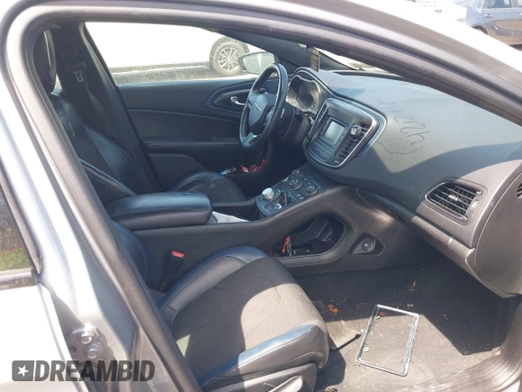 2016 Chrysler 200 S with VIN 1C3CCCBB1GN133033, listed as a IAAI auction lot 42121605 with 1 mi miles. Bid and sale history available at carsss.com. Image 5.