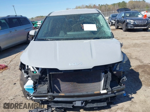 2022 Kia Carnival EX with VIN KNDNC5H30N6147030, listed as a IAAI auction lot 41902515 with 54,137 mi miles and . Bid and sale history available at carsss.com. Image 12.