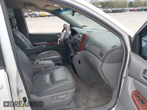 2005 Toyota Sienna XLE with VIN 5TDBA22C35S034074, listed as a IAAI auction lot 42087561 with 108,608 mi miles. Bid and sale history available at carsss.com. Image 5.