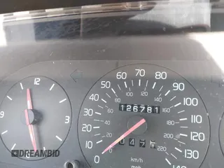 1991 Volvo 740 z VIN YV1FA8842M2506866, wystawiony jako IAAI lot #42076046 z przebiegiem 126 781 mil mil oraz . Historia ofert i sprzedaży dostępna na DreamBid. Obrazek 15.
