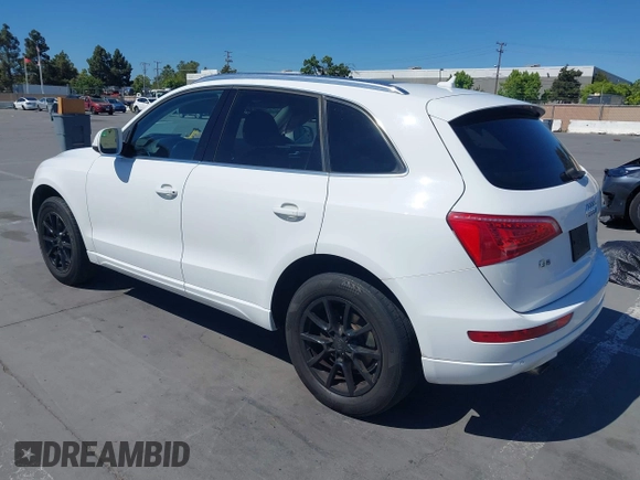 2011 Audi Q5 Premium Plus with VIN WA1LFAFP5BA109809, listed as a IAAI auction lot 42322364 with 121,525 mi miles and . Bid and sale history available at DreamBid. Image 3.