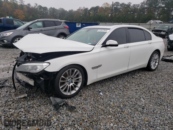 2015 BMW 7 Series 740Li xDrive with VIN WBAYF4C56FD873962, listed as a Copart auction lot 81547544 with 0 mi miles and Salvage Title. Bid and sale history available at carsss.com. Image 1.