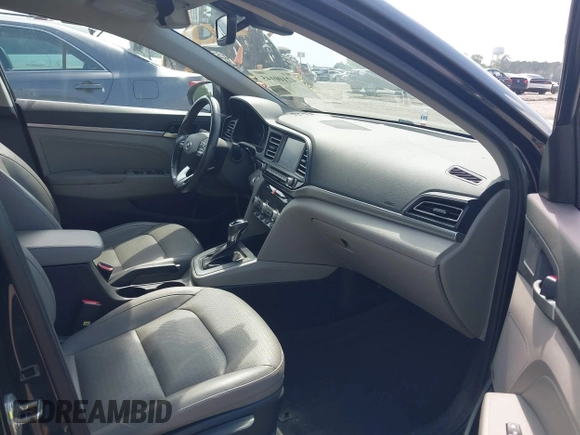 2020 Hyundai Elantra Value Edition z VIN KMHD84LFXLU073418, wystawiony jako IAAI lot #42100145 z przebiegiem 83 365 mil mil oraz . Historia ofert i sprzedaży dostępna na DreamBid. Obrazek 5.