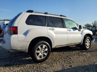 2011 Mitsubishi Endeavor LS with VIN 4A4JN2AS0BE027537, listed as a Copart auction lot 76046784 with 0 mi miles and Salvage Title. Bid and sale history available at carsss.com. Image 3.