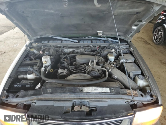 2000 GMC Jimmy SLE Convenience z VIN 1GKDT13W7Y2384460, wystawiony jako Copart lot #85545254 z przebiegiem 165 787 mil mil oraz Czysty tytuł • Clean title. Historia ofert i sprzedaży dostępna na DreamBid. Obrazek 12.