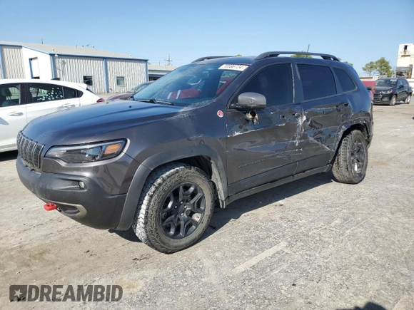 2019 Jeep Cherokee Trailhawk Elite with VIN 1C4PJMBX8KD107404, listed as a Copart auction lot 70588724 with 112,540 mi miles and Salvage Title. Bid and sale history available at carsss.com. Image 1.