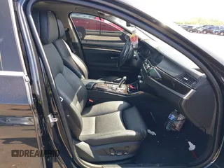 2012 BMW 5 Series 528i xDrive with VIN WBAXH5C54CDW07833, listed as a IAAI auction lot 42058437 with 118,213 mi miles and . Bid and sale history available at carsss.com. Image 5.
