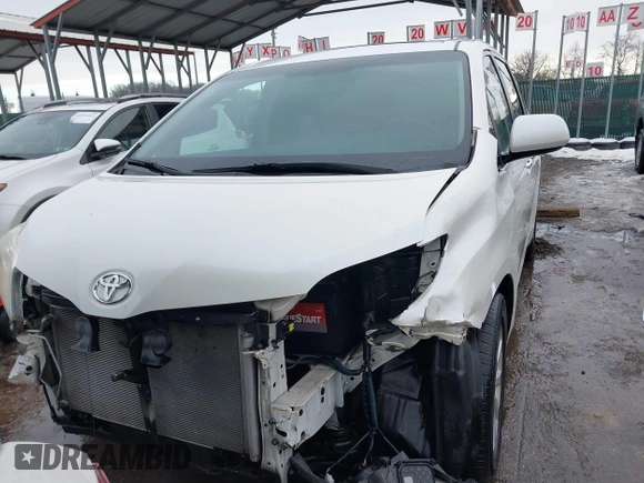 2015 Toyota Sienna Ltd with VIN 5TDDK3DC9FS115784, listed as a IAAI auction lot 41355934 with 125,675 mi miles. Bid and sale history available at carsss.com. Image 12.