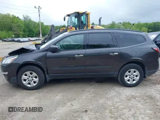 2015 Chevrolet Traverse LS z VIN 1GNKVFED2FJ133054, wystawiony jako IAAI lot #42252164 z przebiegiem 72 981 mil mil oraz . Historia ofert i sprzedaży dostępna na DreamBid. Obrazek 14.