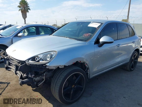 2017 Porsche Cayenne with VIN WP1AA2A20HKA80556, listed as a IAAI auction lot 40449857 with 40,504 mi miles. Bid and sale history available at carsss.com. Image 2.