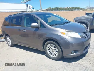 2016 Toyota Sienna XLE with VIN 5TDYK3DCXGS722960, listed as a IAAI auction lot 42153794 with 147,331 mi miles. Bid and sale history available at carsss.com. Image 1.