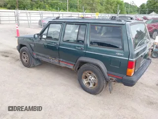 1993 Jeep Cherokee Sport with VIN 1J4FJ68S2PL622716, listed as a IAAI auction lot 42570145 with 183,159 mi miles and . Bid and sale history available at DreamBid. Image 3.