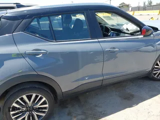 2023 Nissan Kicks SV z VIN 3N1CP5CV0PL545306, wystawiony jako IAAI lot #42403099 z przebiegiem 32 916 mil mil oraz . Historia ofert i sprzedaży dostępna na DreamBid. Obrazek 14.