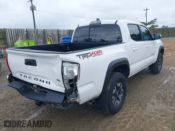 2017 Toyota Tacoma SR5 z VIN 5TFCZ5AN9HX115659, wystawiony jako IAAI lot #42375002 z przebiegiem 105 170 mil mil oraz . Historia ofert i sprzedaży dostępna na DreamBid. Obrazek 4.