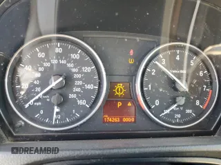 2007 BMW 3 Series 328i z VIN WBAWV13587PK49878, wystawiony jako Copart lot #60244745 z przebiegiem 174 263 mil mil oraz Szkoda całkowita • Salvage title. Historia ofert i sprzedaży dostępna na DreamBid. Obrazek 9.