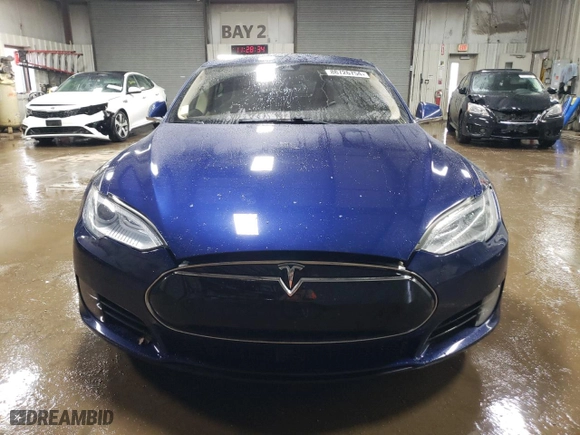 2015 Tesla Model S 85D with VIN 5YJSA1S24FF088555, listed as a Copart auction lot 86726754 with 85,653 mi miles and Salvage Title. Bid and sale history available at carsss.com. Image 5.