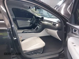 2019 Genesis G70 Advanced with VIN KMTG54LE6KU037582, listed as a IAAI auction lot 42099548 with 63,044 mi miles and . Bid and sale history available at DreamBid. Image 5.