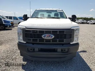 2024 Ford F-250 XL z VIN 1FTBF2BA3REC30222, wystawiony jako Copart lot #54823835 z przebiegiem Nie podano mil oraz Szkoda całkowita • Salvage title. Historia ofert i sprzedaży dostępna na DreamBid. Obrazek 5.