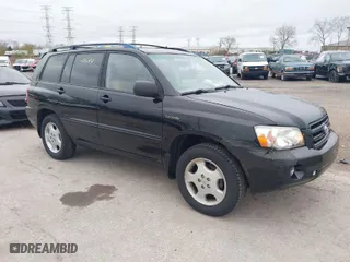2004 Toyota Highlander with VIN JTEEP21A840034421, listed as a IAAI auction lot 42070644 with 246,243 mi miles. Bid and sale history available at carsss.com. Image 1.