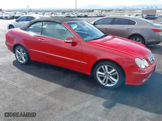 2008 Mercedes-Benz CLK-Class 3.5L with VIN WDBTK56FX8T094798, listed as a IAAI auction lot 41555114 with 203,903 mi miles. Bid and sale history available at carsss.com. Image 1.