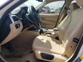 2013 BMW 3 Series 328i xDrive z VIN WBA3B3C5XDF536289, wystawiony jako Copart lot #55786625 z przebiegiem 84 299 mil mil oraz Szkoda całkowita • Salvage title. Historia ofert i sprzedaży dostępna na DreamBid. Obrazek 7.