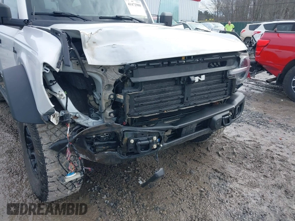 2022 Ford Bronco with VIN 1FMEE5DP5NLB79696, listed as a IAAI auction lot 41472980 with 42,227 mi miles. Bid and sale history available at carsss.com. Image 6.