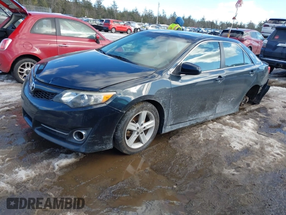 2014 Toyota Camry L with VIN 4T1BF1FKXEU345666, listed as a IAAI auction lot 41651318 with 126,130 mi miles. Bid and sale history available at carsss.com. Image 2.