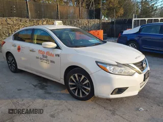 2017 Nissan Altima SV with VIN 1N4AL3AP3HC285236, listed as a IAAI auction lot 41272147 with 246,465 mi miles and . Bid and sale history available at carsss.com. Image 1.