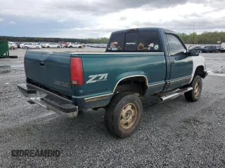 1998 Chevrolet Silverado 1500 with VIN 1GCEK14R0WZ137636, listed as a Copart auction lot 50781335 with 276,184 mi miles and Salvage Title. Bid and sale history available at DreamBid. Image 3.