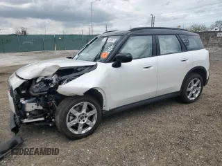 2025 MINI Countryman z VIN WMZ23GA0XS7S16374, wystawiony jako Copart lot #52798125 z przebiegiem Nie podano mil oraz Szkody całkowita. Historia ofert i sprzedaży dostępna na DreamBid. Obrazek 1.