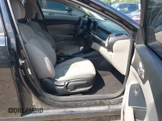 2019 Kia Forte LXS z VIN 3KPF24AD9KE131628, wystawiony jako IAAI lot #42657093 z przebiegiem 163 737 mil mil oraz . Historia ofert i sprzedaży dostępna na DreamBid. Obrazek 5.