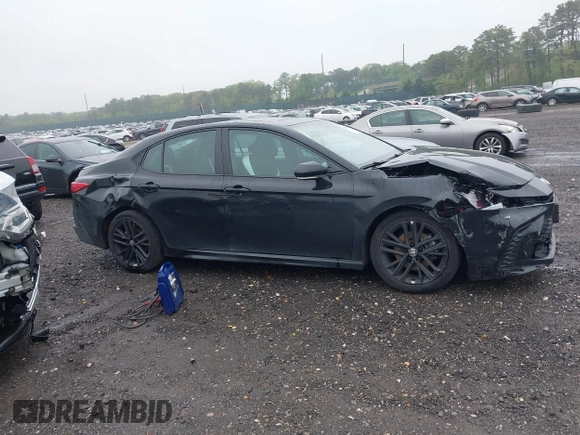 2025 Toyota Camry LE z VIN 4T1DBADK7SU513802, wystawiony jako IAAI lot #42259217 z przebiegiem 27 379 mil mil oraz . Historia ofert i sprzedaży dostępna na DreamBid. Obrazek 13.