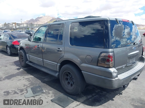 2004 Ford Expedition Special Service with VIN 1FMRU15WX4LB52060, listed as a IAAI auction lot 41963092 with 202,622 mi miles. Bid and sale history available at carsss.com. Image 3.
