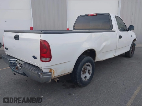 2004 Ford F-150 XL z VIN 2FTRF17244CA66004, wystawiony jako IAAI lot #42743729 z przebiegiem 248 667 mil mil oraz . Historia ofert i sprzedaży dostępna na DreamBid. Obrazek 4.