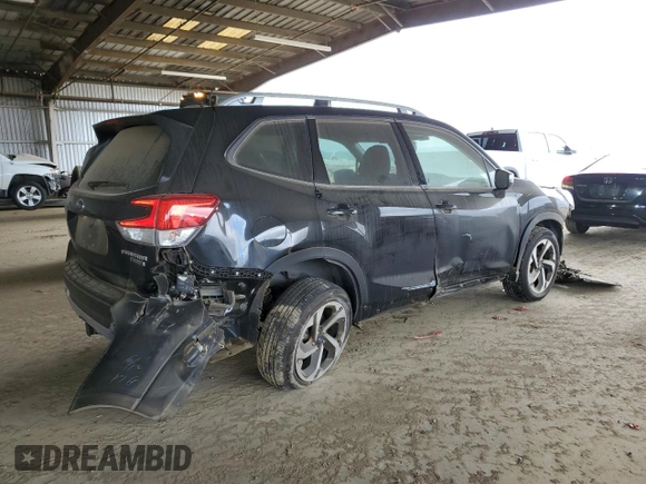 2024 Subaru Forester Touring z VIN JF2SKAMC0RH429197, wystawiony jako Copart lot #50842975 z przebiegiem 7 050 mil mil oraz Szkoda całkowita • Salvage title. Historia ofert i sprzedaży dostępna na DreamBid. Obrazek 3.