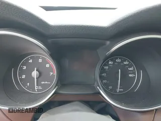 2018 Alfa Romeo Stelvio Sport z VIN ZASFAKPN0J7B71013, wystawiony jako IAAI lot #41938050 z przebiegiem Nie podano mil oraz . Historia ofert i sprzedaży dostępna na DreamBid. Obrazek 7.