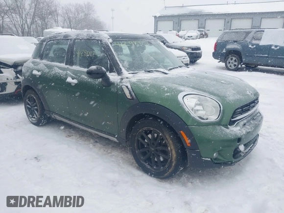 2015 MINI Countryman S z VIN WMWZC5C59FWP48946, wystawiony jako IAAI lot #41298127 z przebiegiem 106 293 mil mil oraz . Historia ofert i sprzedaży dostępna na DreamBid. Obrazek 1.