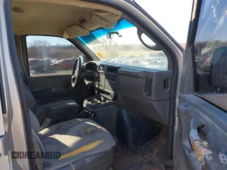 2007 Chevrolet Express Passenger with VIN 1GAHG35UX71176305, listed as a IAAI auction lot 41143812 with 338,940 mi miles and . Bid and sale history available at DreamBid. Image 5.